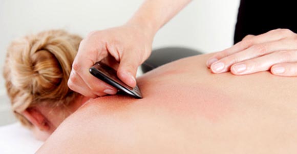 Back pain treatment Maple Acupuncture Vietnam
